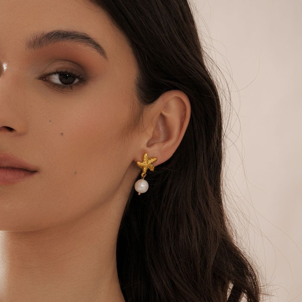 Farrah Pearl Stud Earrings